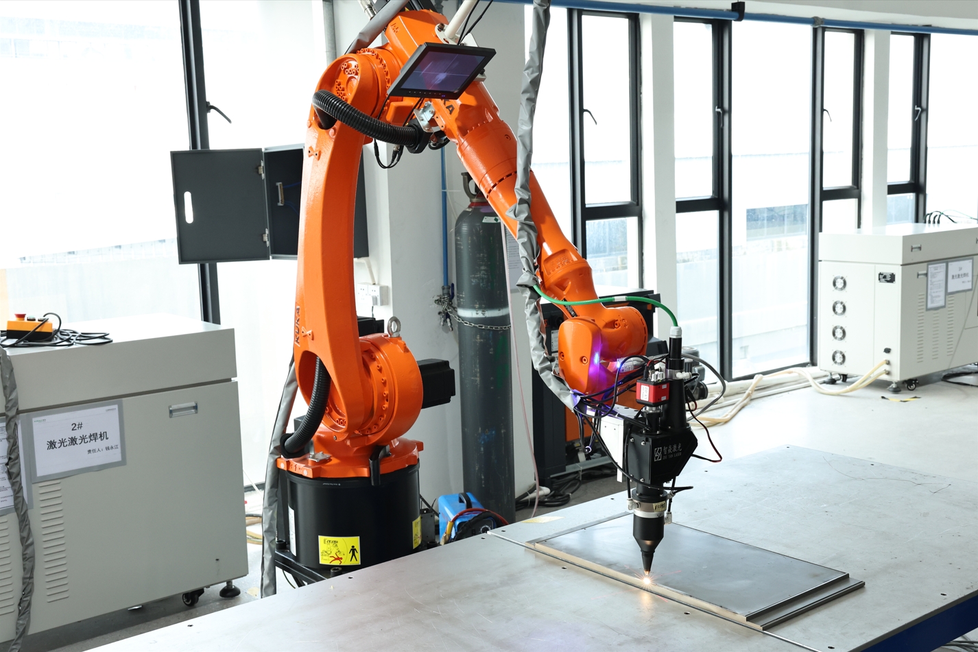 重磅發(fā)布：開(kāi)力數(shù)智化不銹鋼廚柜工廠正式投產(chǎn)！